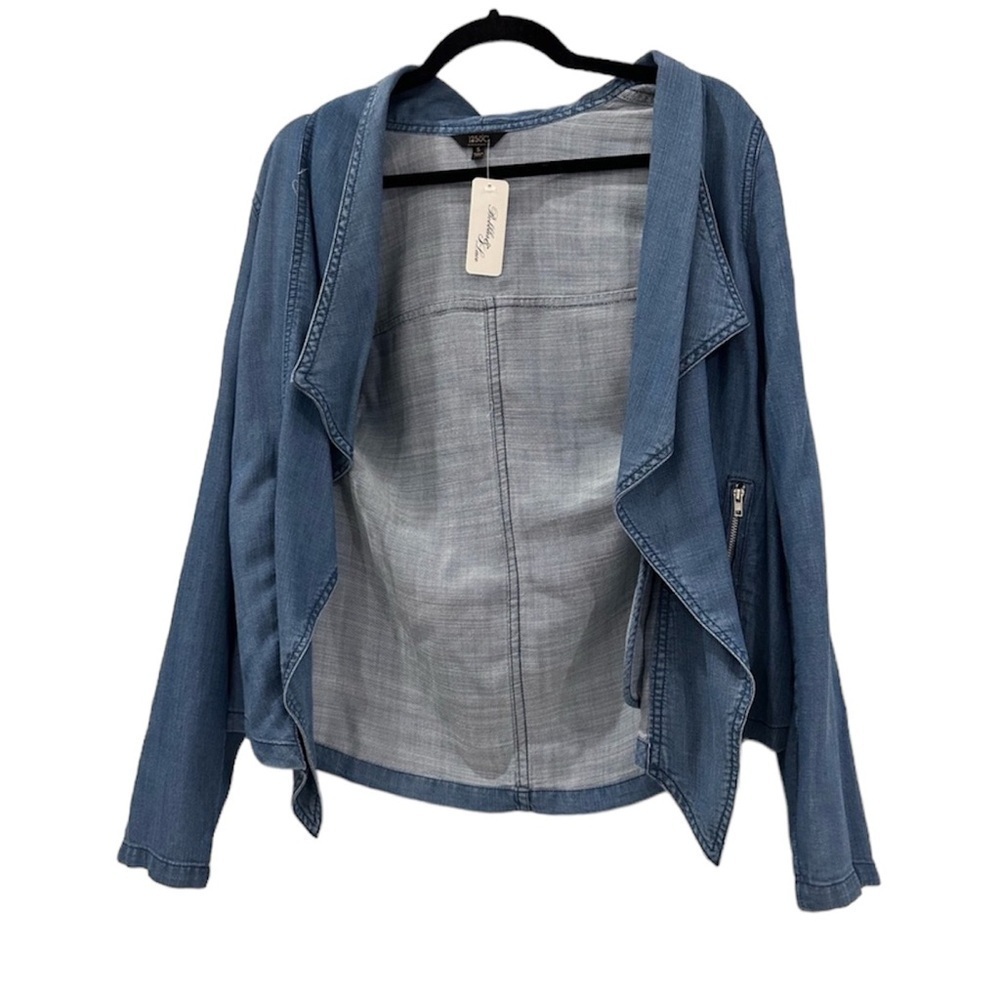 NWT 1250* Celsius denim style top / size S / Bobbles & Lace